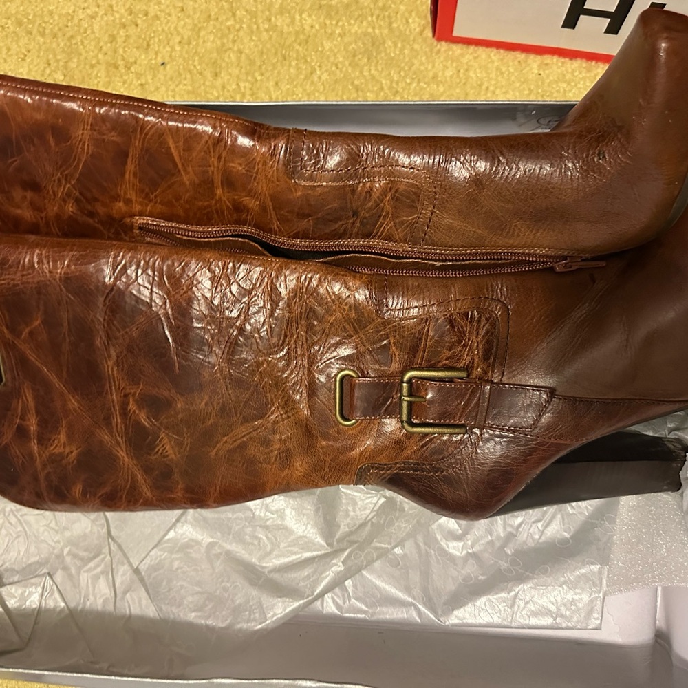 Jessica Simpson Chestnut Leather Boots On The Ground